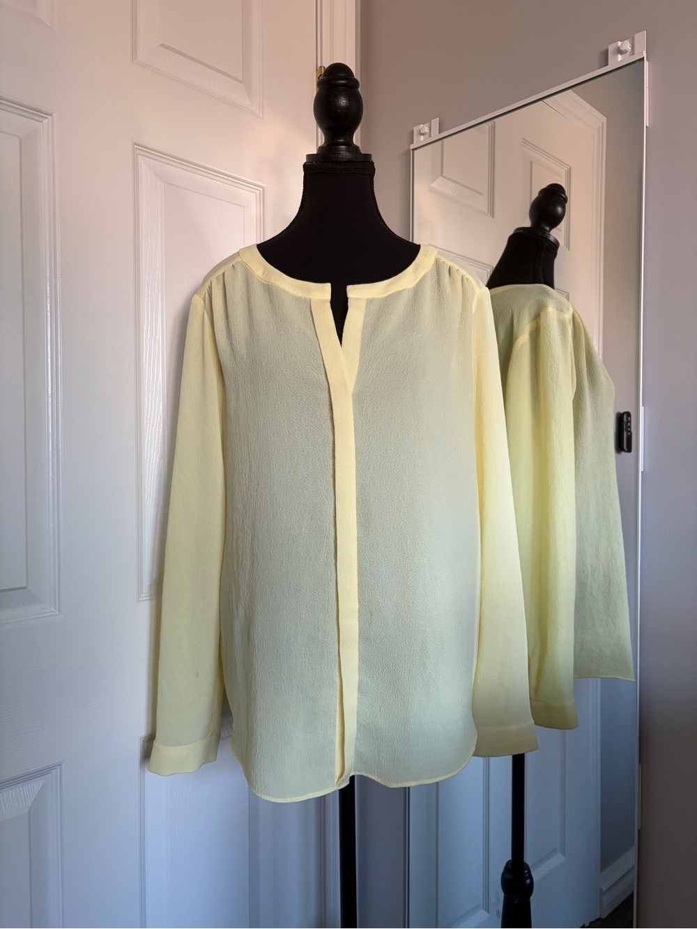 Aritzia Babaton Lemon Yellow Popover Blouse, Large